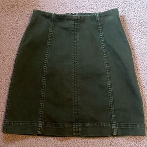 Free People Sz 0 Army Green Denim Mini Skirt Women’s Stretchy Modern Femme